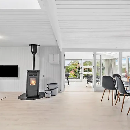3 Bedroom Lovely In *