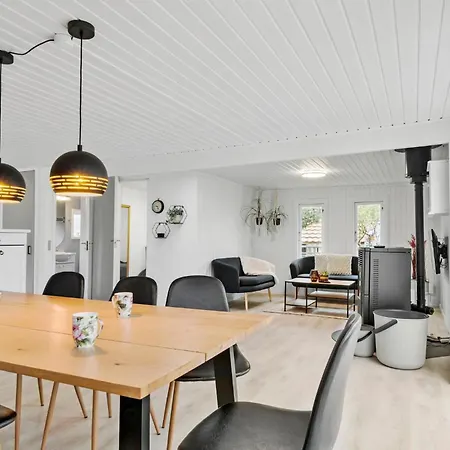 3 Bedroom Lovely In Сasa de vacaciones *